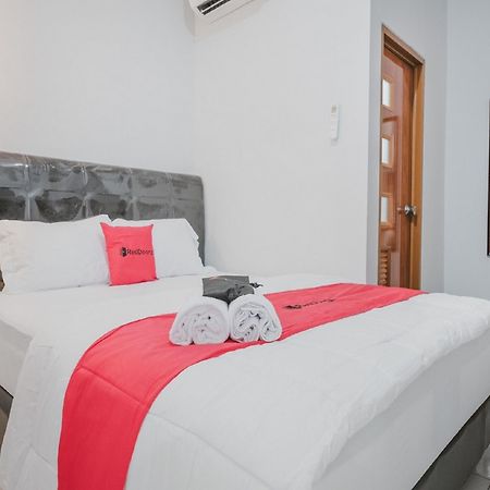 Reddoorz Syariah Near Siloam Hospital Kebon Jeruk Hotel Jakarta Exterior photo